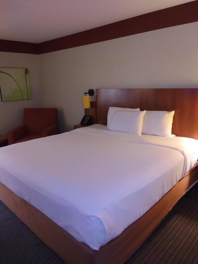 Travelodge By Wyndham Columbus State University Экстерьер фото
