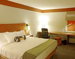 Travelodge By Wyndham Columbus State University Экстерьер фото